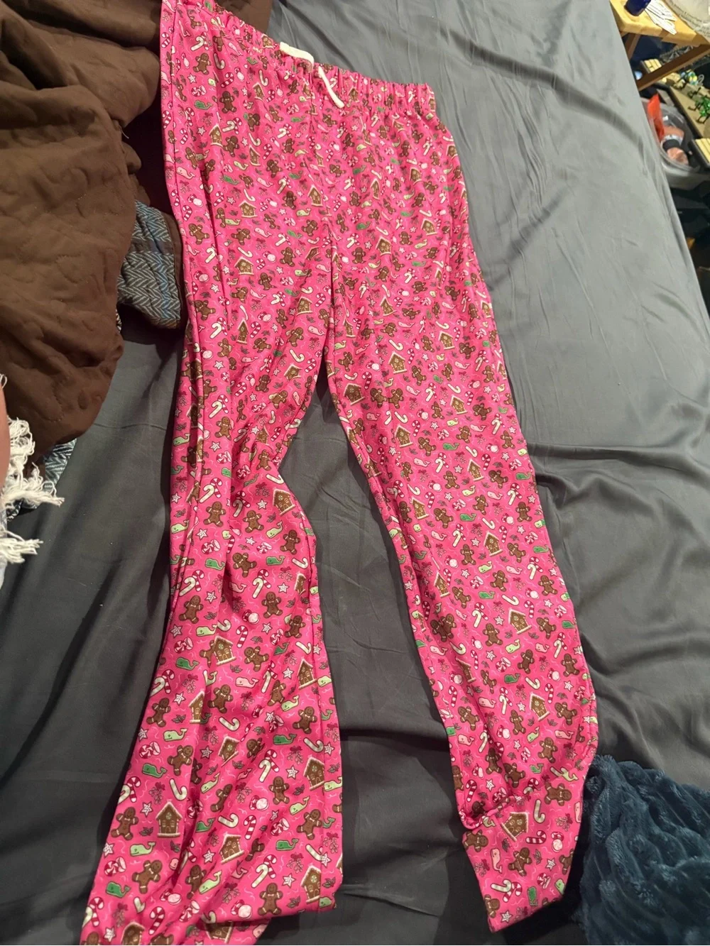 Vineyard Vines Pink Gingerbread Print Pajama Pants